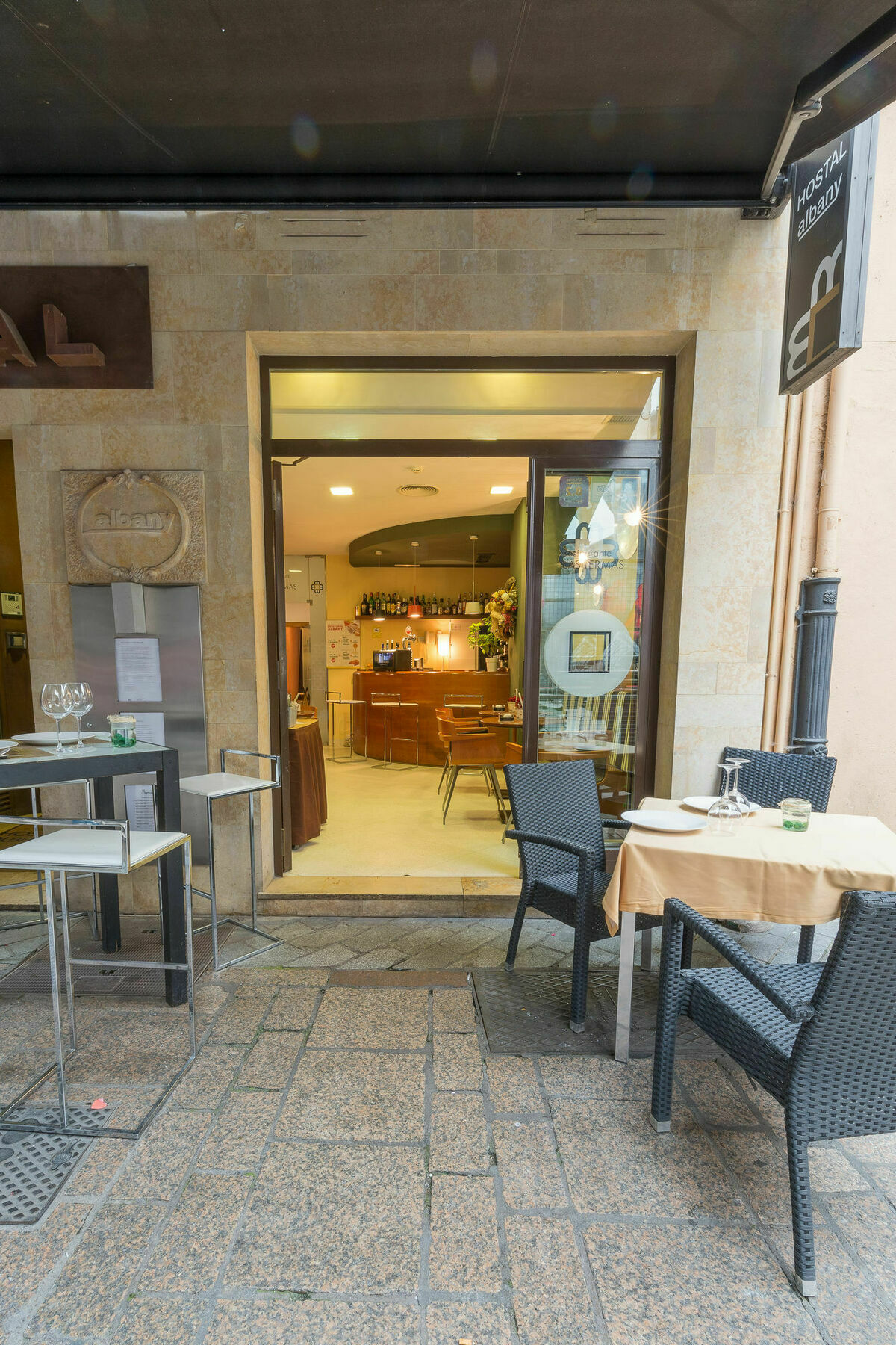 Hotel Albany Ancha León Zewnętrze zdjęcie Restaurant in Rome